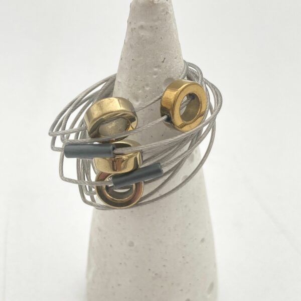 ring with hematite