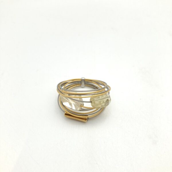 ring with quartz